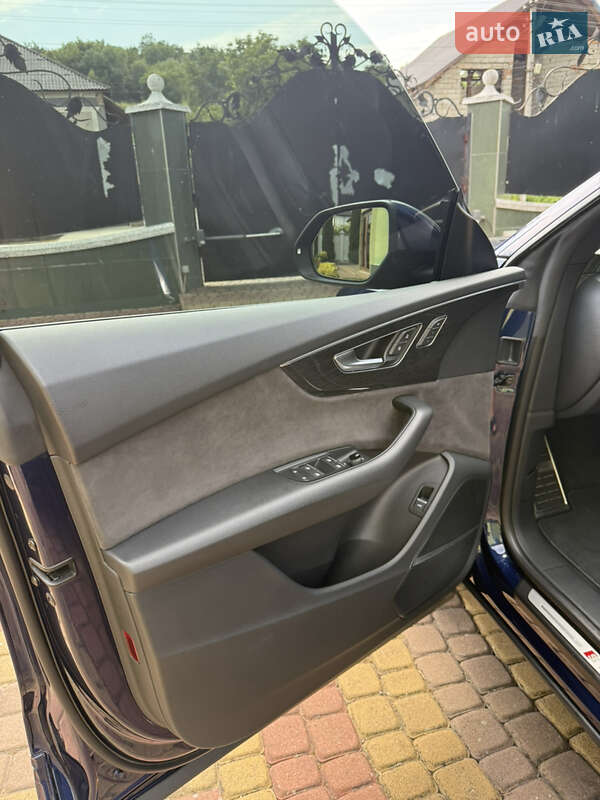 Внедорожник / Кроссовер Audi Q8 2019 в Виноградове