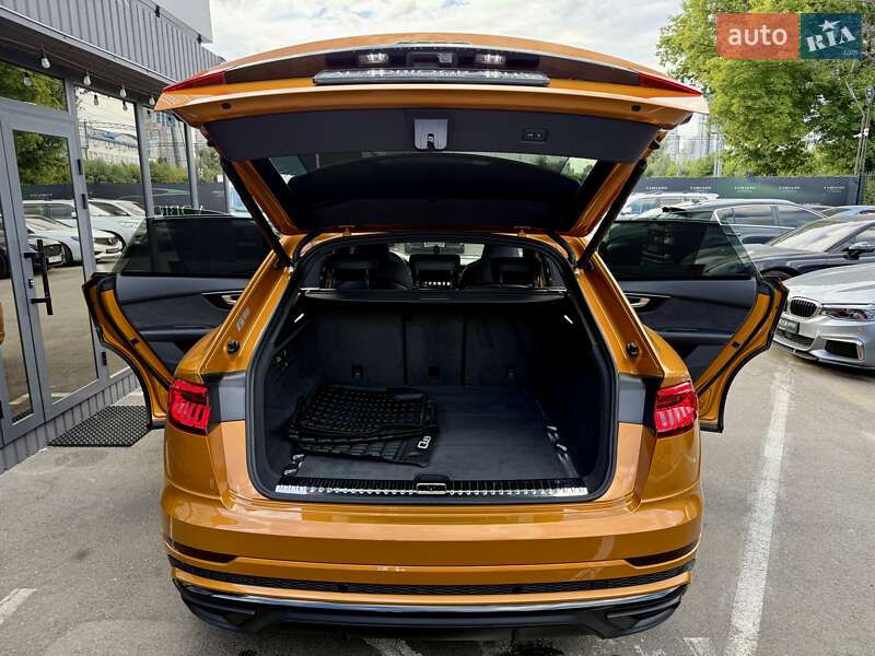 Внедорожник / Кроссовер Audi Q8 2018 в Киеве