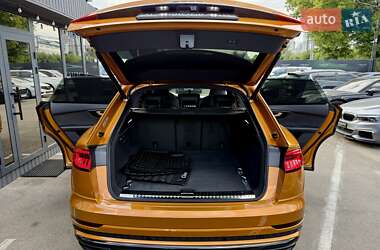 Внедорожник / Кроссовер Audi Q8 2018 в 