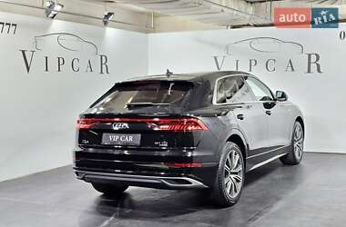 Внедорожник / Кроссовер Audi Q8 2022 в 