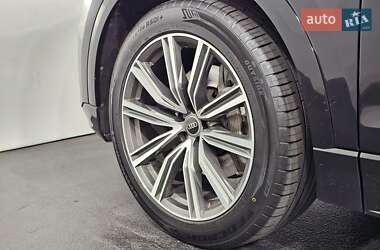 Внедорожник / Кроссовер Audi Q8 2022 в 