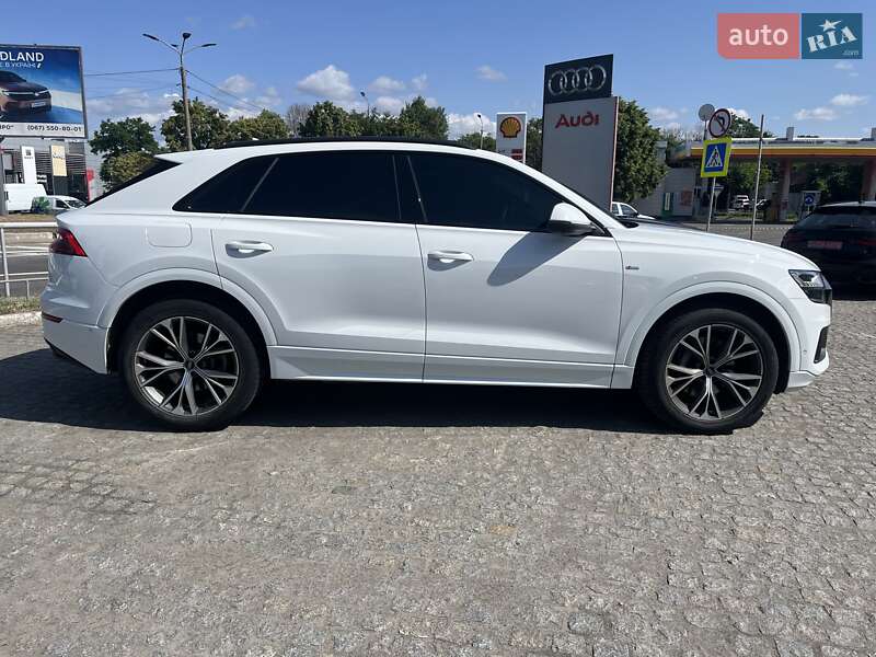 Внедорожник / Кроссовер Audi Q8 2022 в Днепре
