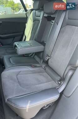 Внедорожник / Кроссовер Audi Q8 2022 в 