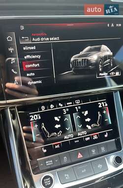 Внедорожник / Кроссовер Audi Q8 2022 в 