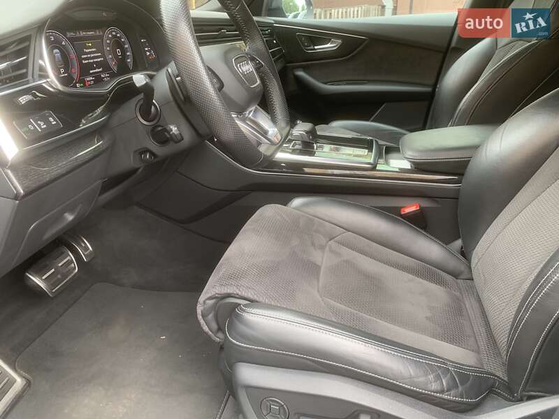 Внедорожник / Кроссовер Audi Q8 2019 в Киеве