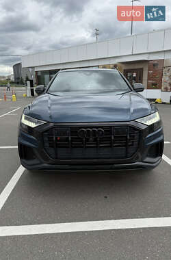 Внедорожник / Кроссовер Audi Q8 2021 в Киеве