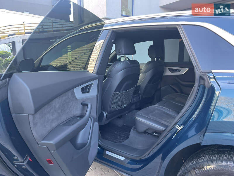 Позашляховик / Кросовер Audi Q8 2019 в Одесі