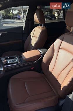 Внедорожник / Кроссовер Audi Q8 2020 в 