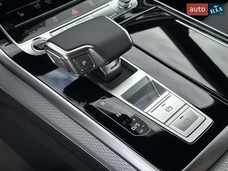 Позашляховик / Кросовер Audi Q8 2025 в Києві