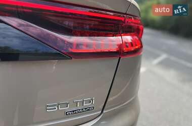 Внедорожник / Кроссовер Audi Q8 2018 в 