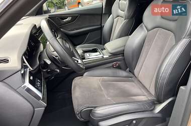 Внедорожник / Кроссовер Audi Q8 2018 в 
