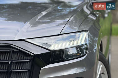 Внедорожник / Кроссовер Audi Q8 2019 в 