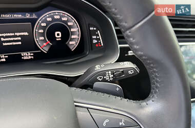 Внедорожник / Кроссовер Audi Q8 2019 в 