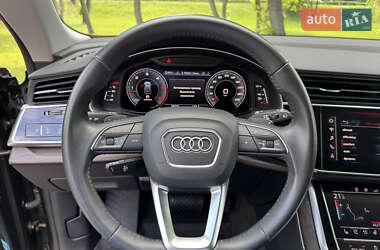 Внедорожник / Кроссовер Audi Q8 2019 в 