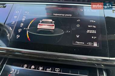 Внедорожник / Кроссовер Audi Q8 2020 в 