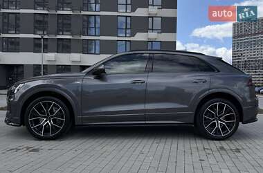 Внедорожник / Кроссовер Audi Q8 2020 в 