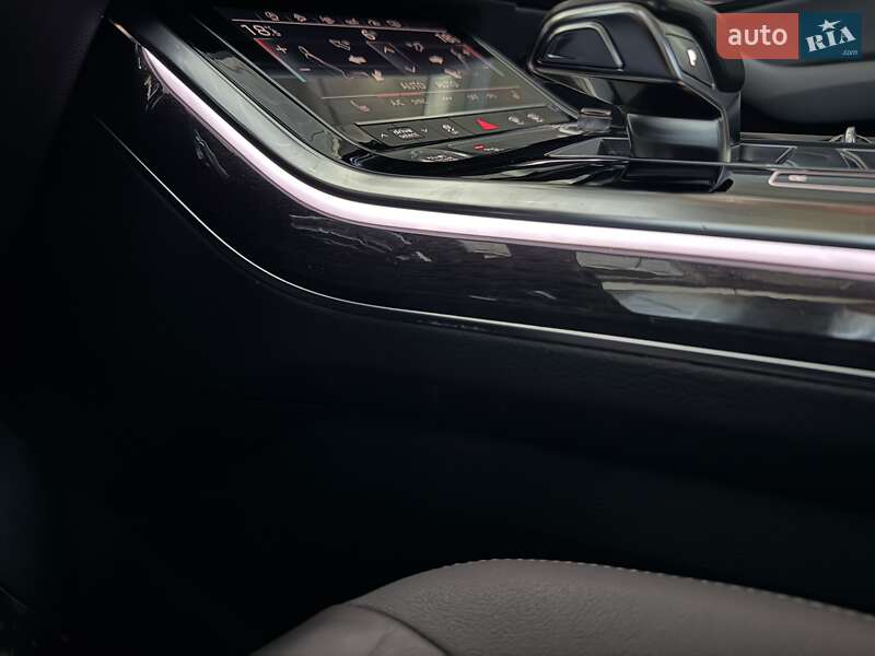 Внедорожник / Кроссовер Audi Q8 2018 в Тернополе