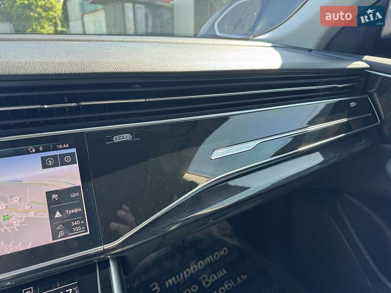 Внедорожник / Кроссовер Audi Q8 2018 в Тернополе