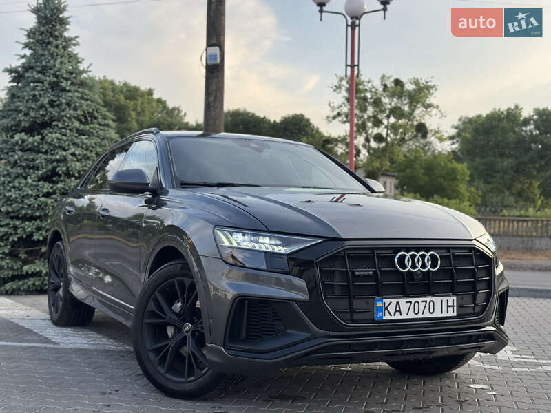 Внедорожник / Кроссовер Audi Q8 2020 в 