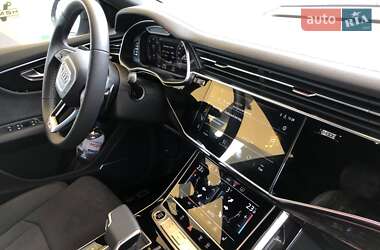 Внедорожник / Кроссовер Audi Q8 2024 в 