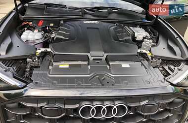 Внедорожник / Кроссовер Audi Q8 2024 в 