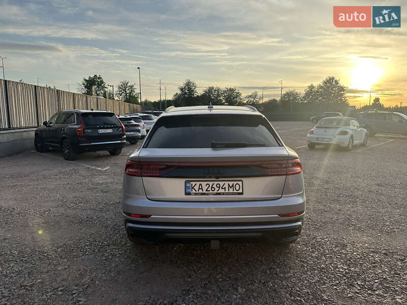 Внедорожник / Кроссовер Audi Q8 2019 в Киеве