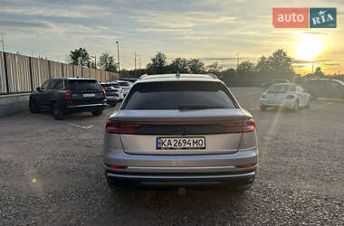 Позашляховик / Кросовер Audi Q8 2019 в 