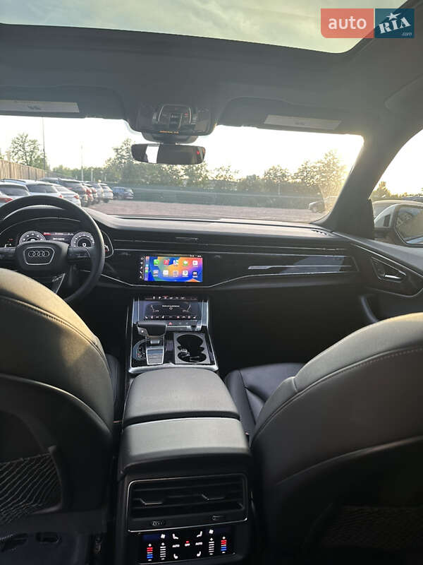 Внедорожник / Кроссовер Audi Q8 2019 в Киеве
