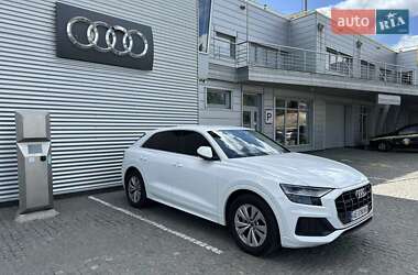 Внедорожник / Кроссовер Audi Q8 2023 в 