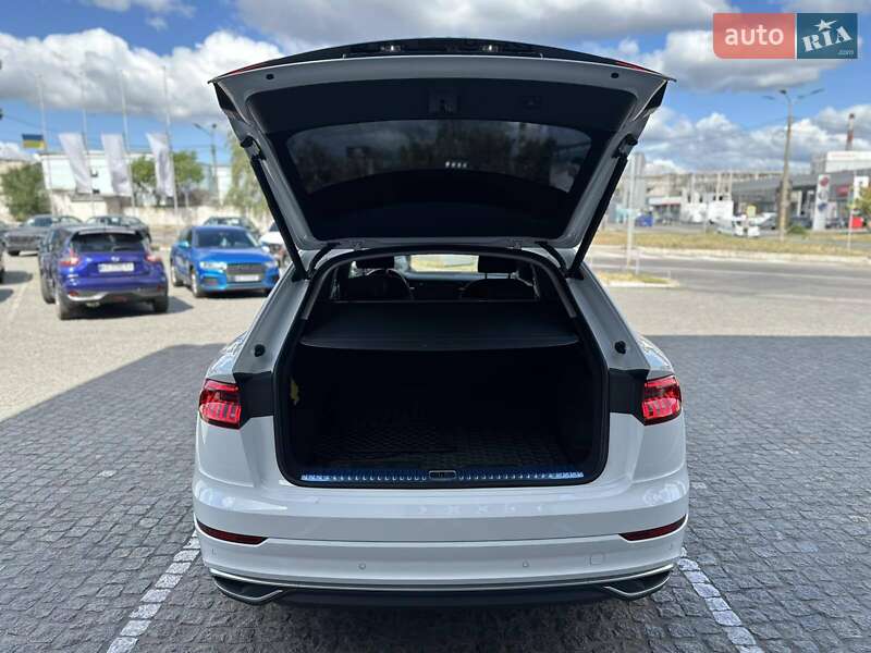 Внедорожник / Кроссовер Audi Q8 2023 в Днепре