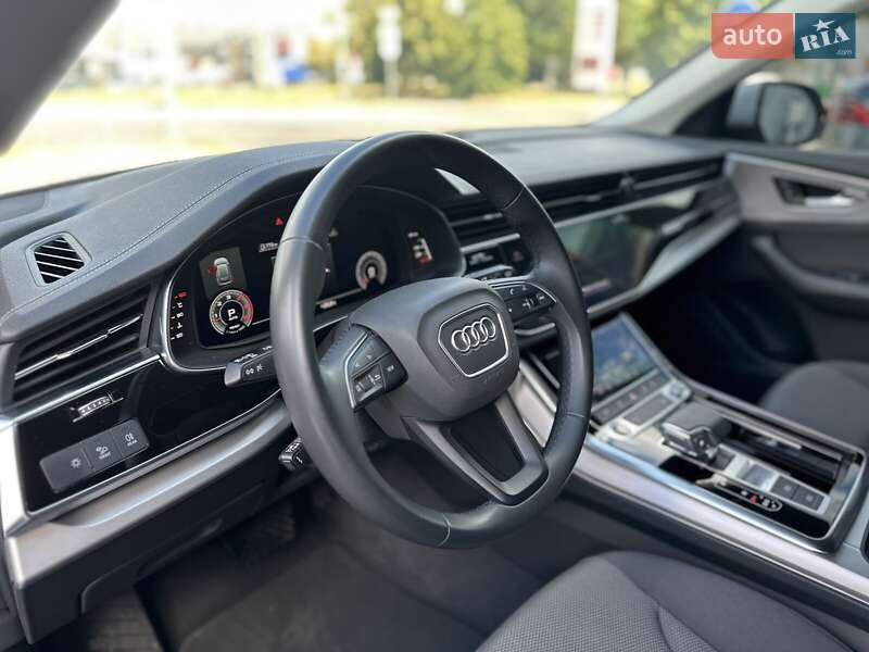 Внедорожник / Кроссовер Audi Q8 2023 в Днепре