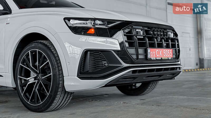 Внедорожник / Кроссовер Audi Q8 2019 в Ровно