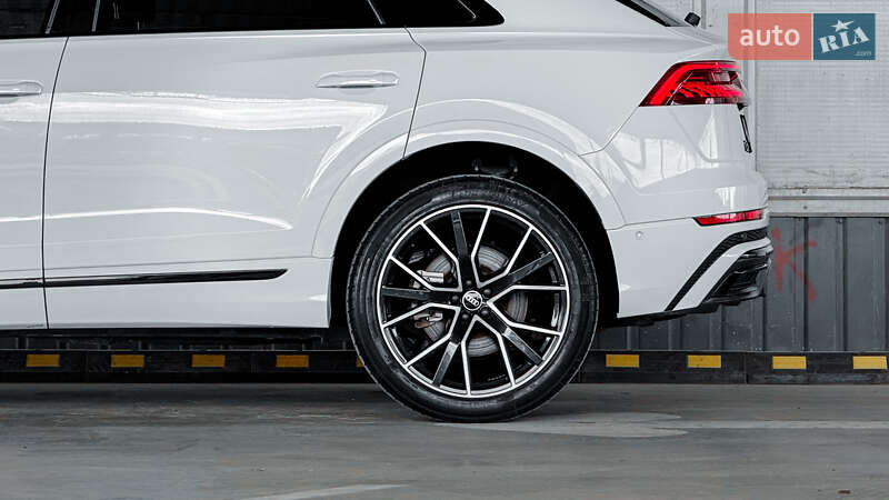 Внедорожник / Кроссовер Audi Q8 2019 в Ровно