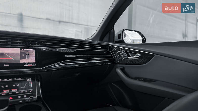 Внедорожник / Кроссовер Audi Q8 2019 в Ровно