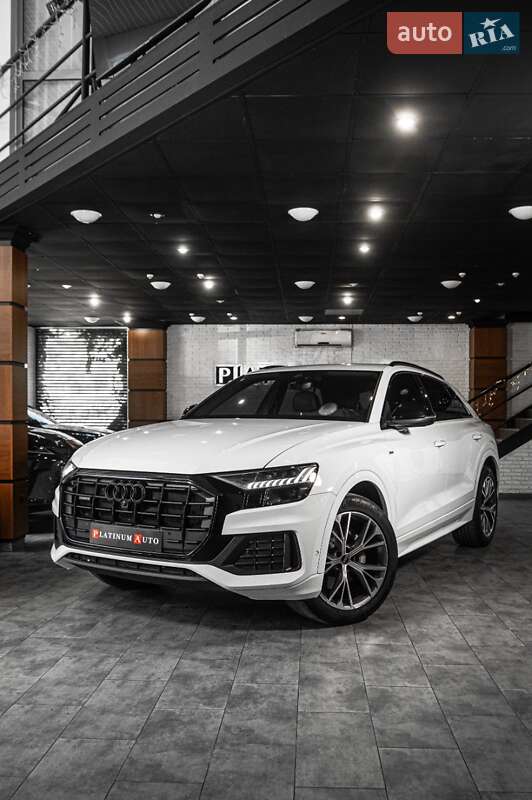 Внедорожник / Кроссовер Audi Q8 2023 в Ужгороде