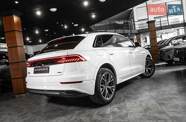 Внедорожник / Кроссовер Audi Q8 2023 в 
