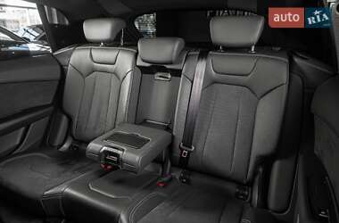 Внедорожник / Кроссовер Audi Q8 2023 в 