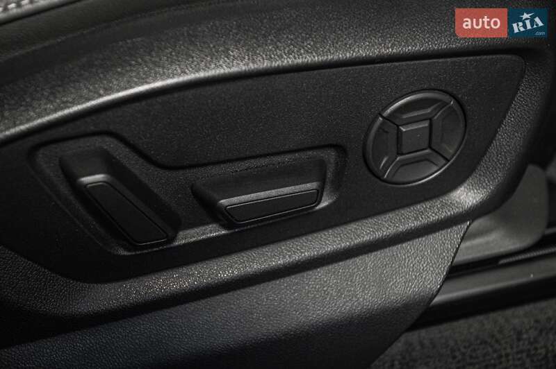 Внедорожник / Кроссовер Audi Q8 2023 в Ужгороде
