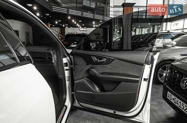 Внедорожник / Кроссовер Audi Q8 2023 в 