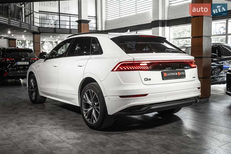 Внедорожник / Кроссовер Audi Q8 2023 в Ужгороде