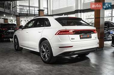 Внедорожник / Кроссовер Audi Q8 2023 в 