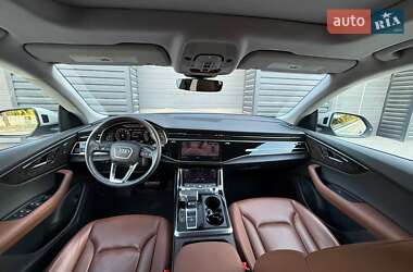 Внедорожник / Кроссовер Audi Q8 2022 в 