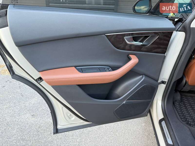 Внедорожник / Кроссовер Audi Q8 2022 в Харькове