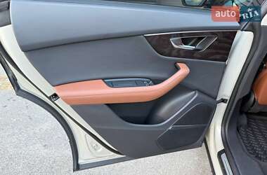 Внедорожник / Кроссовер Audi Q8 2022 в 