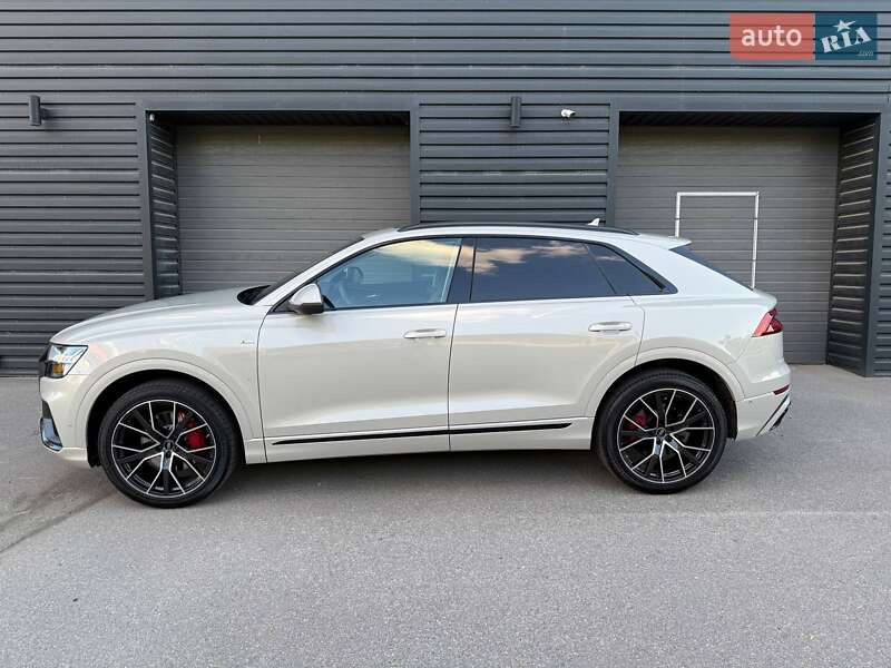 Внедорожник / Кроссовер Audi Q8 2022 в Харькове