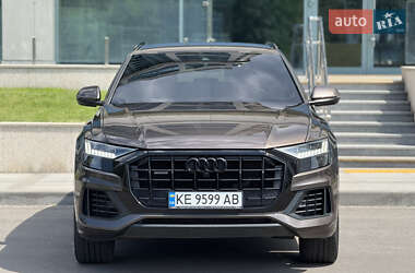 Внедорожник / Кроссовер Audi Q8 2018 в 