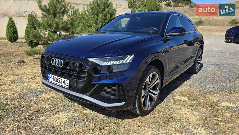 Внедорожник / Кроссовер Audi Q8 2019 в 