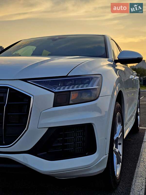 Внедорожник / Кроссовер Audi Q8 2023 в Киеве