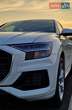 Внедорожник / Кроссовер Audi Q8 2023 в 