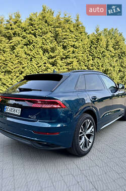 Внедорожник / Кроссовер Audi Q8 2020 в 